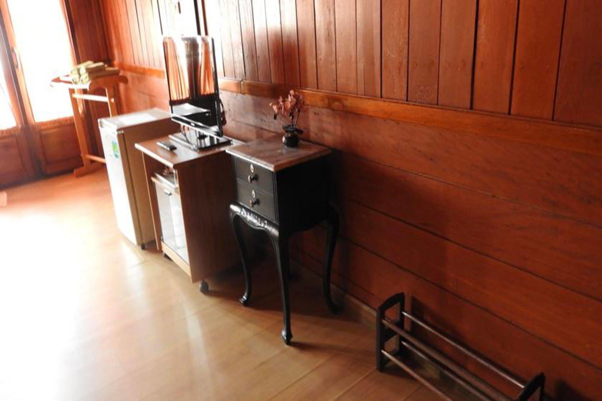 Beau And Blonde House Kamala Hotel Kültér fotó